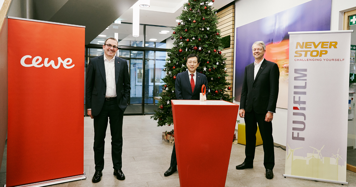 FUJIFILM wins CEWE Supplier Sustainability award | Fujifilm [Germany]