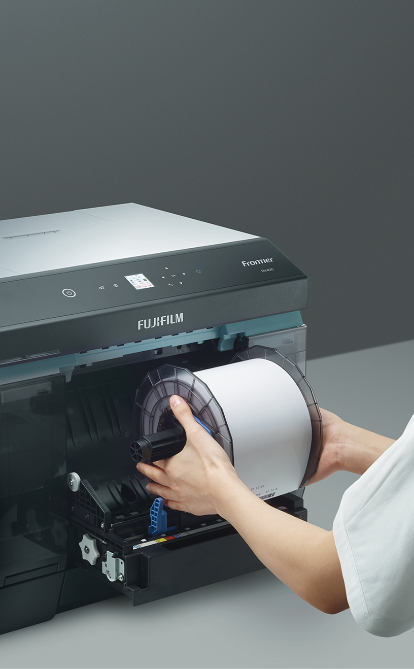 Loading roll paper into the DX400 printer