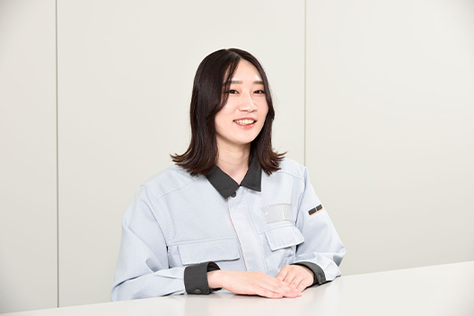 インタビューを受けている様子