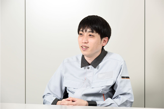 インタビューを受けている様子