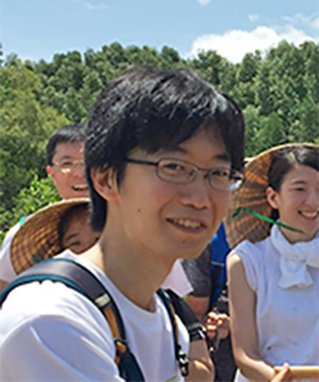 Hirotoshi Yoshizawa