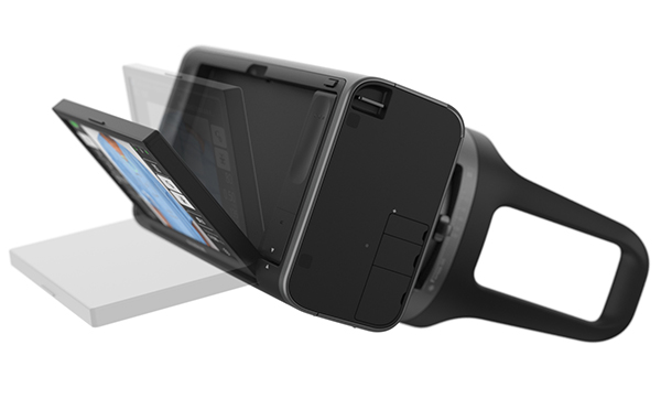 角度調整可能なタッチパネル