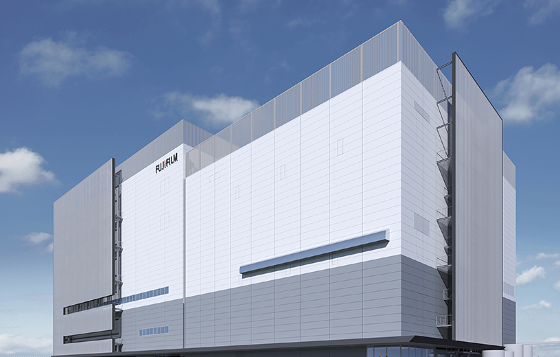 704F／705Fの外観画像です