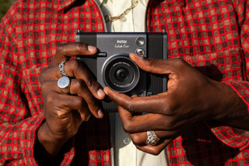 度合い調整ダイアルを操作する様子