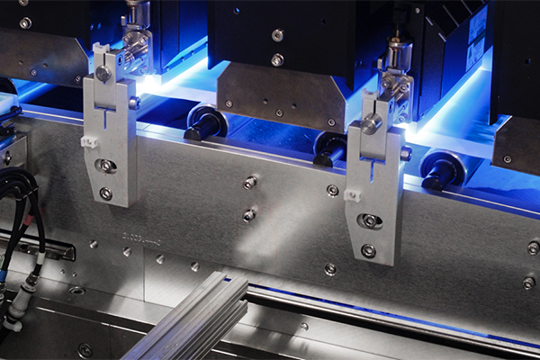 インクジェット印刷の製造ラインに組み込まれたプリントヘッド