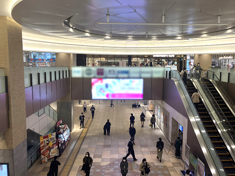 ペリエ千葉 LEDビジョン設置写真