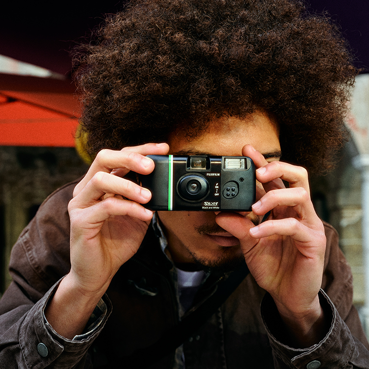 写ルンです Black and White™ | 富士フイルム [日本]