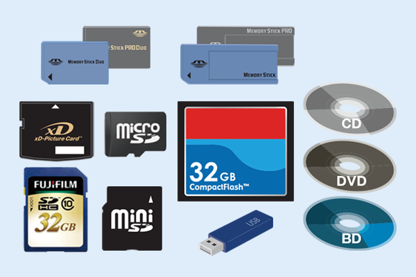 グレー背景にSDカードやCFカードなどさまざまなタイプの記録メディア
