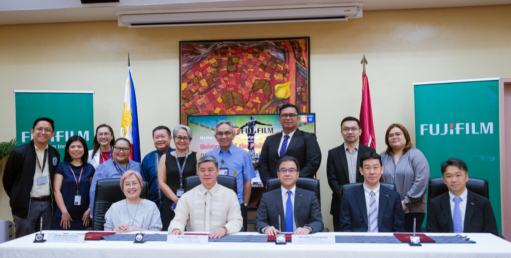 Group photo of staff from FUJIFILM Healthcare Asia Pacific