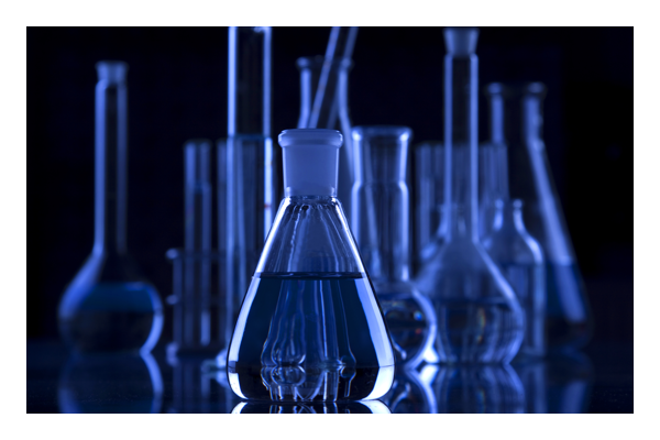 Collection of scientific glassware 