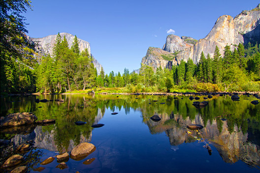 Picture of mountains, trees and lake