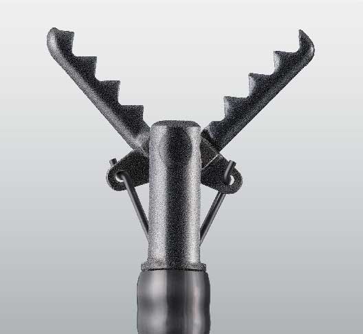 [photo] Open, serrated jaws of DP2618DT-50 ClutchCutter device